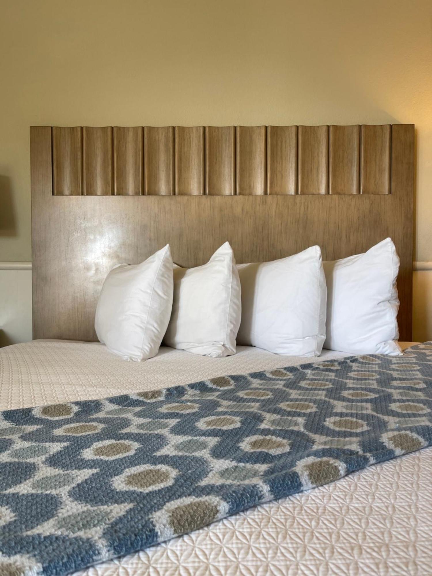 Cambria Landing Inn And Suites Eksteriør billede